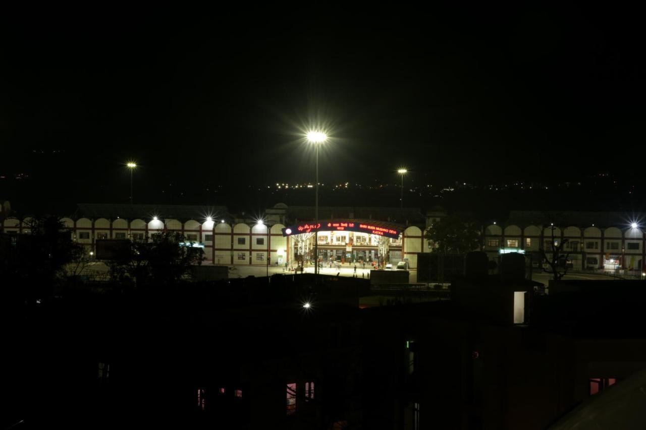 Hotel Katra Grand Luaran gambar