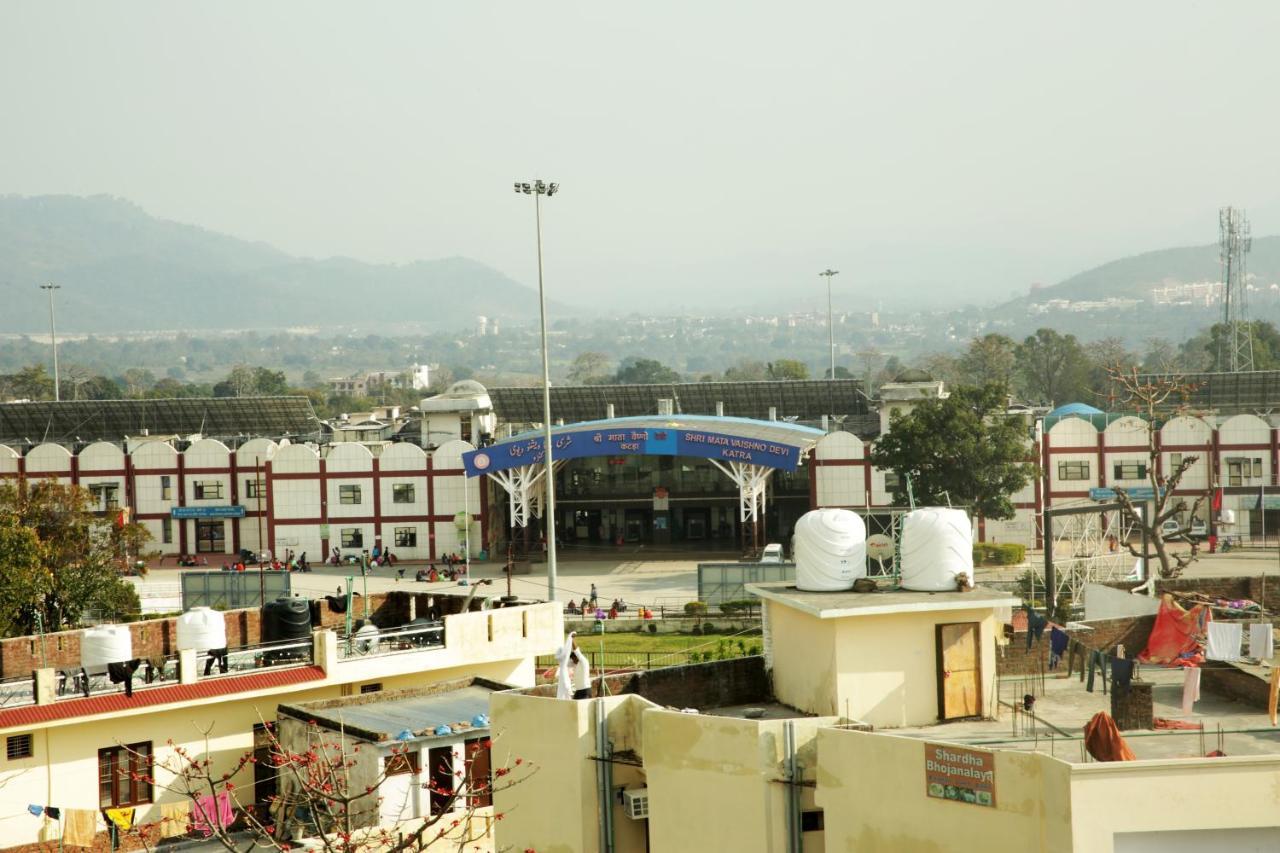 Hotel Katra Grand Luaran gambar