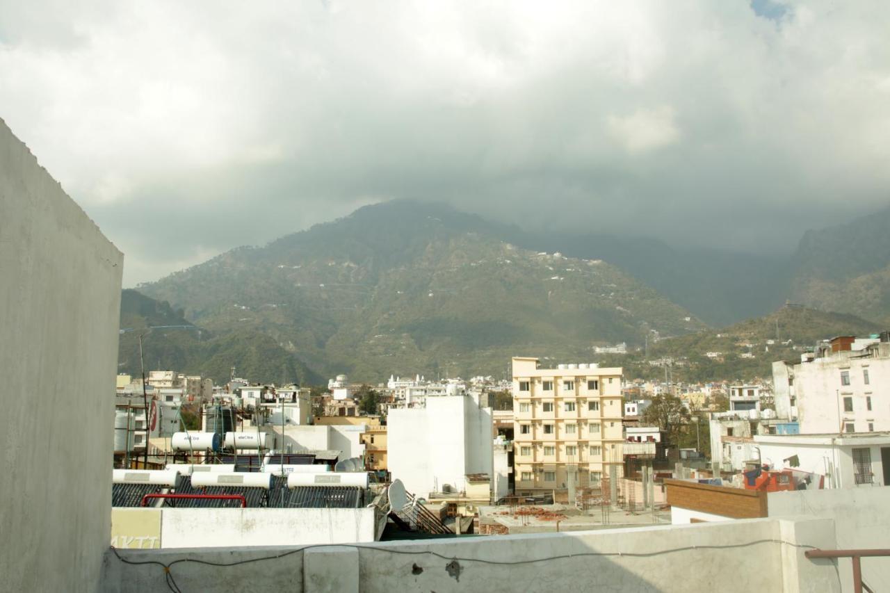 Hotel Katra Grand Luaran gambar