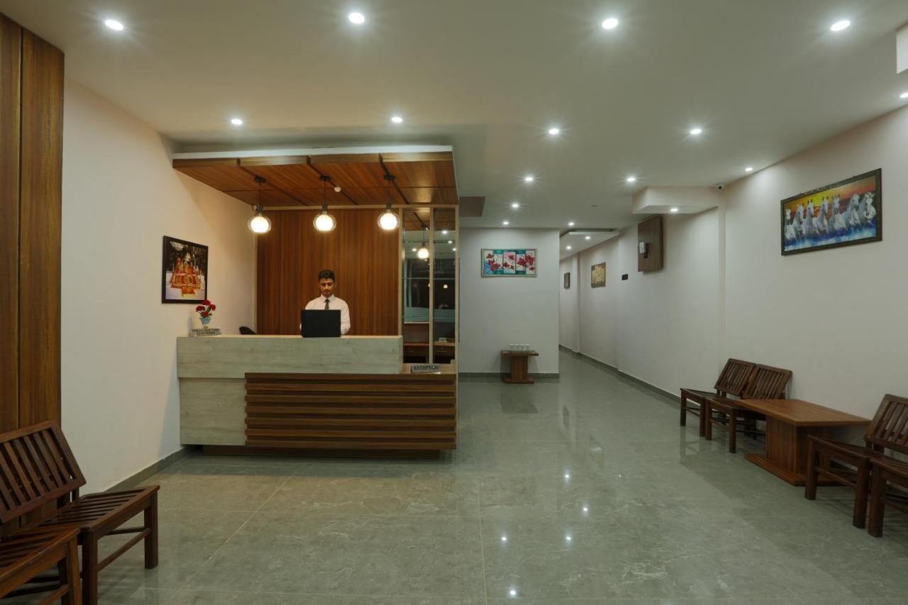 Hotel Katra Grand Luaran gambar