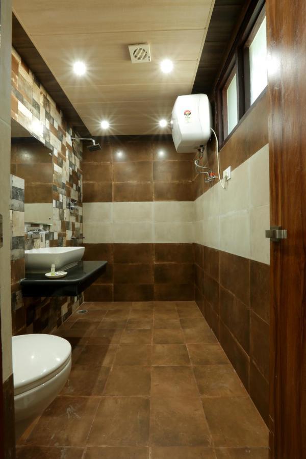 Hotel Katra Grand Luaran gambar